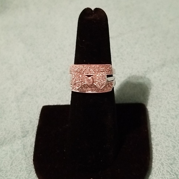 Jewelry - Sterling silver bow ring